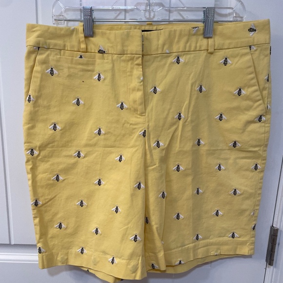 Talbots bee print shorts. - Picture 1 of 3